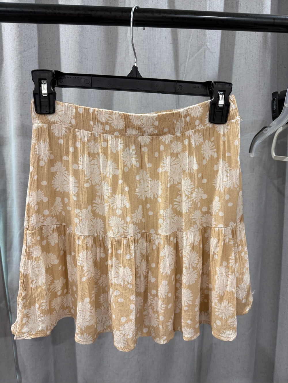Derek Heart Cream and Tan Floral Tiered Skirt